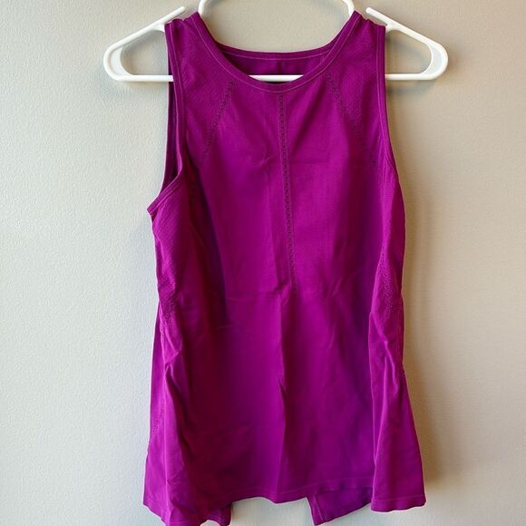 𝅺ATHLETA Foothill perforated purple maroon lightweight workout tank top XS - Picture 1 of 5